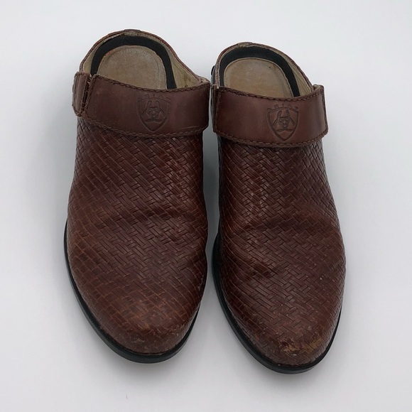Ariat Woman’s Weave Mules - Picture 3 of 10
